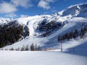 View of the difficult slopes 12 and 9