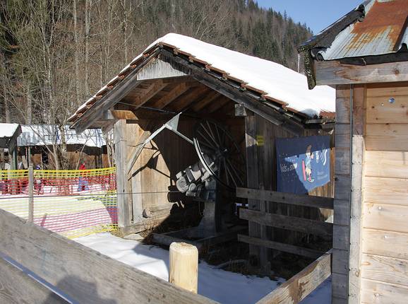 Kirchberglift 1 - Rope tow/baby lift with low rope tow