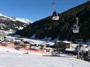 In Lanersbach, the Eggalmbahn cable car starts.