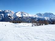 Pradolago facile slope with view of the Brenta Dolomites
