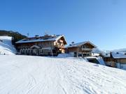 Maierl-Alm & Chalets on the valley run to Kirchberg