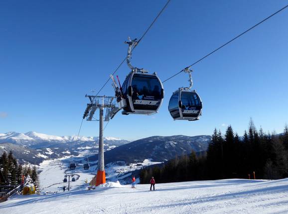 Silverjet 1 - 8pers. Gondola lift (monocable circulating ropeway)
