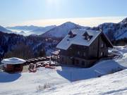 Rifugio Laugiane in the heart of the ski area