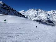 Wide glacier slope