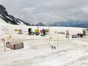 Rest area with ski swing at the Cristallo platter lift