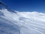 Freeride terrain below the Tschuggen