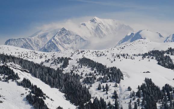 Skiing in the Val d'Arly