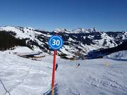 Slope marking blue