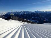 You can look forward to perfectly groomed slopes in the ski resort of Rosskopf
