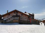 Le Lac Blanc – large self-service restaurant in Alpe d'Huez