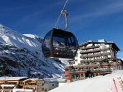 Rosskarbahn I - 10pers. Gondola lift with seat heating (monocable circulating ropeway)