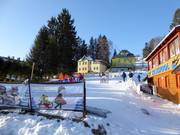 Children's area and practice terrain of the ski school