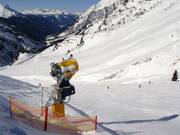 Modern snow cannons on slope 100 towards Stuben