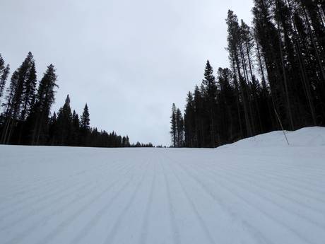Slope preparation Banff National Park – Slope preparation Lake Louise