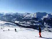 View towards Lenzerheide West at the slope from the Urdenfürggli