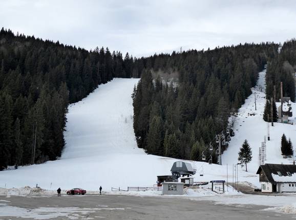 View of the chairlift and the ski slope