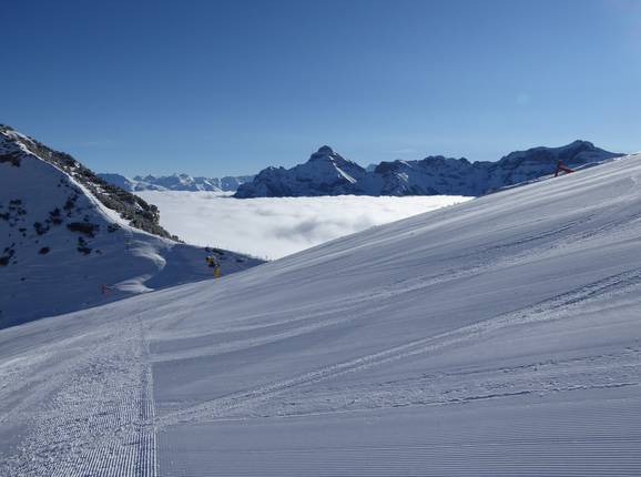 Fresh morning slopes: High fog at Sennjoch