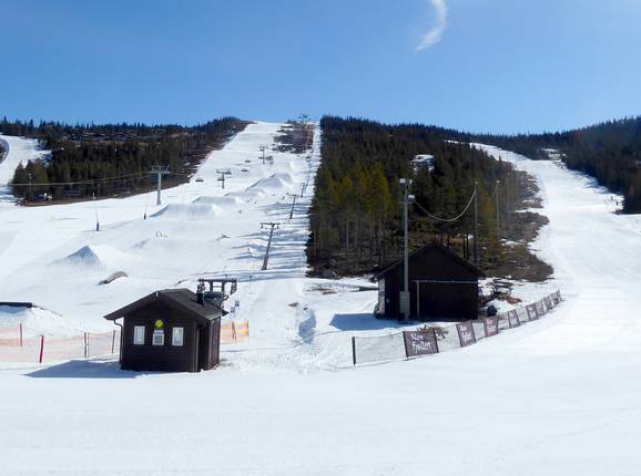 View of the Nesfjellet ski area