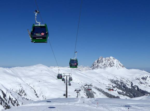 Ganzer X-press - 10pers. Gondola lift (monocable circulating ropeway)
