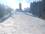 The observation tower towers above the main slope.