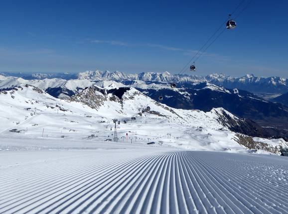 Dreamlike descents with panoramic views at the Gletscherjet 4