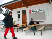 Only open during peak times: Snack bar at the valley station
