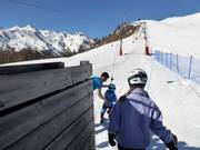 At the platter lift, the bar is handed to you.