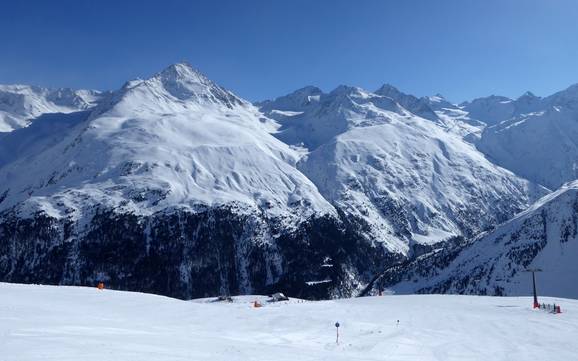Skiing in Vent