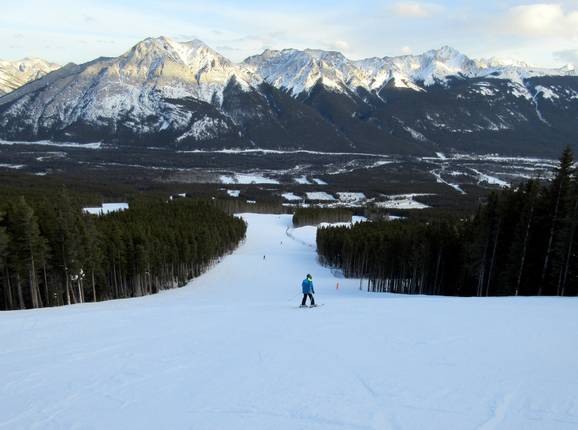 Wide slope with a view of the Canadian Rocky Mountains