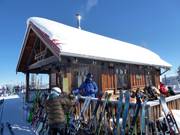 Mountain hut tip Summit Hut