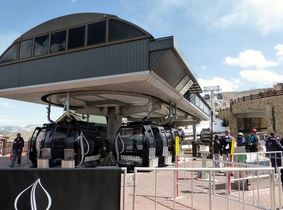 Elk Camp Gondola - 8pers. Gondola lift (monocable circulating ropeway)