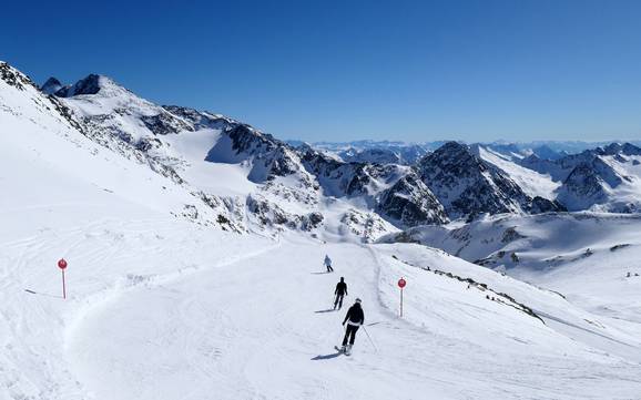 Highest ski resort in the Stubaital – ski resort Stubai Glacier (Stubaier Gletscher)