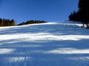 Wide main slope