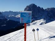 Slope signage in the Gröden ski area