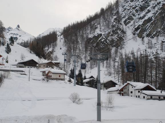 Stafal-Gabiet - 8pers. Gondola lift (monocable circulating ropeway)