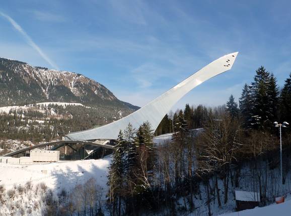 The ski jump next to the Eckbauerbahn