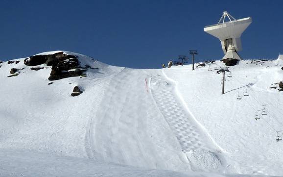 Ski resorts for advanced skiers and freeriding Granada – Advanced skiers, freeriders Sierra Nevada – Pradollano