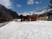 At the lift hut, you can buy drinks and snacks.
