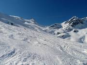 Deep snow slope from Gentianes to Tortin