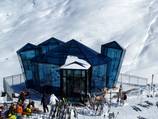 New sky bar in glass diamond design