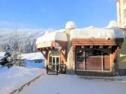 Mantles Lounge at Sun Peaks Grand