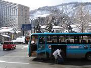 Travel to the Naspa Ski Garden ski resort in an environmentally friendly way by bus.