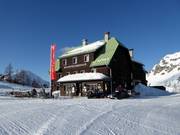 Naturfreundehaus in the middle of the ski area