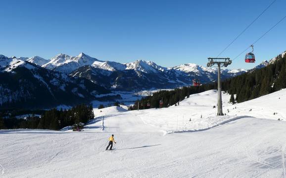 Skiing in Grän