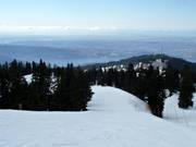 View from the summit over the ski area all the way to the parking lot