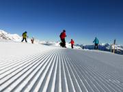 Grooves in the snow