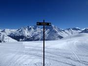 Slope signage in the Saas-Fee ski area