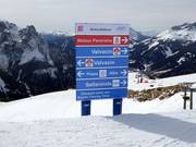 Slope signage in the ski area