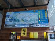 Slope map with real-time information at the valley station about open slopes and lifts