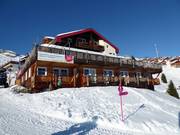 Hamilton Lodge in the heart of the ski area